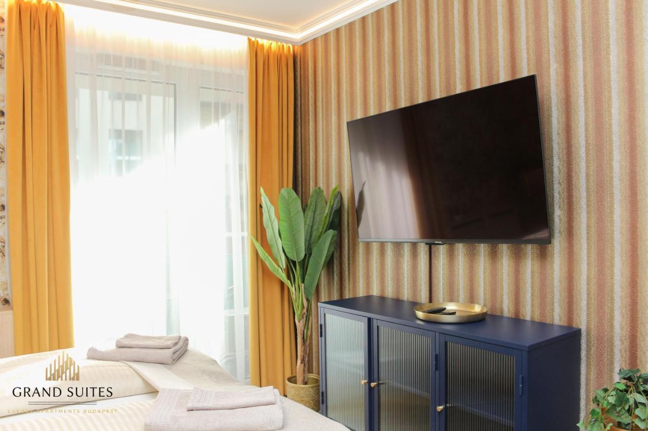 Grand Suites Corvin Budapest Exterior photo